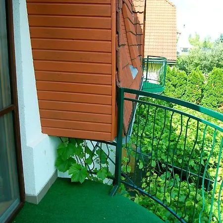 Sunnyside Apartman Apartament *
